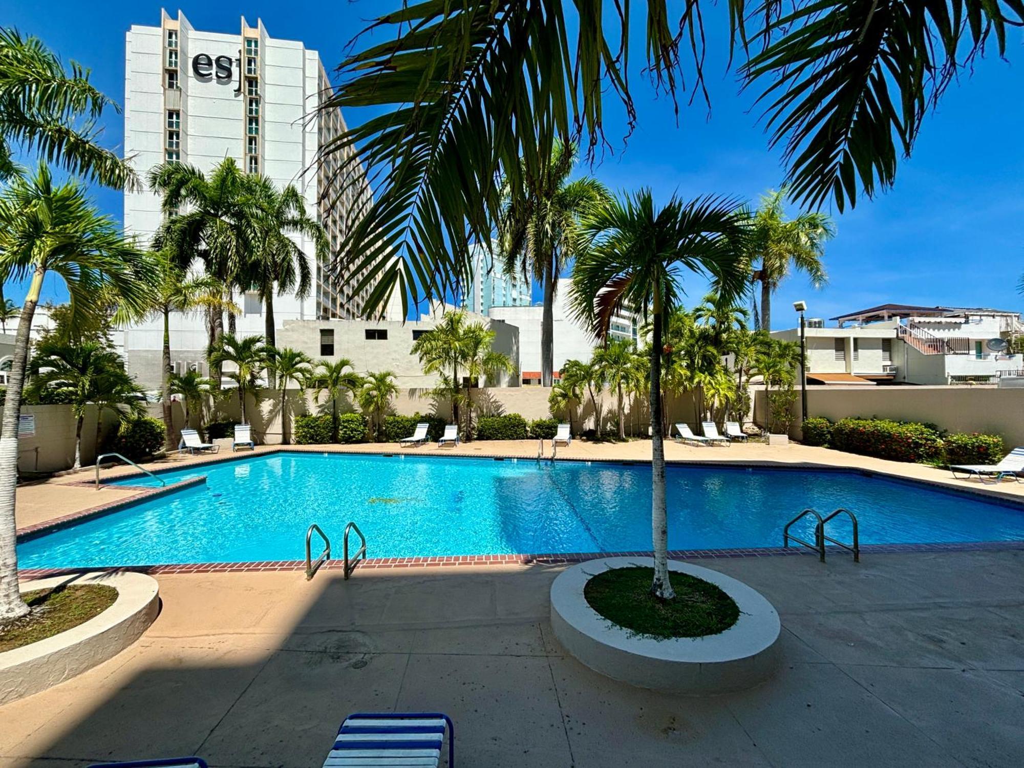 Isla Verde Modern Apartment With Pool San Juan Eksteriør bilde
