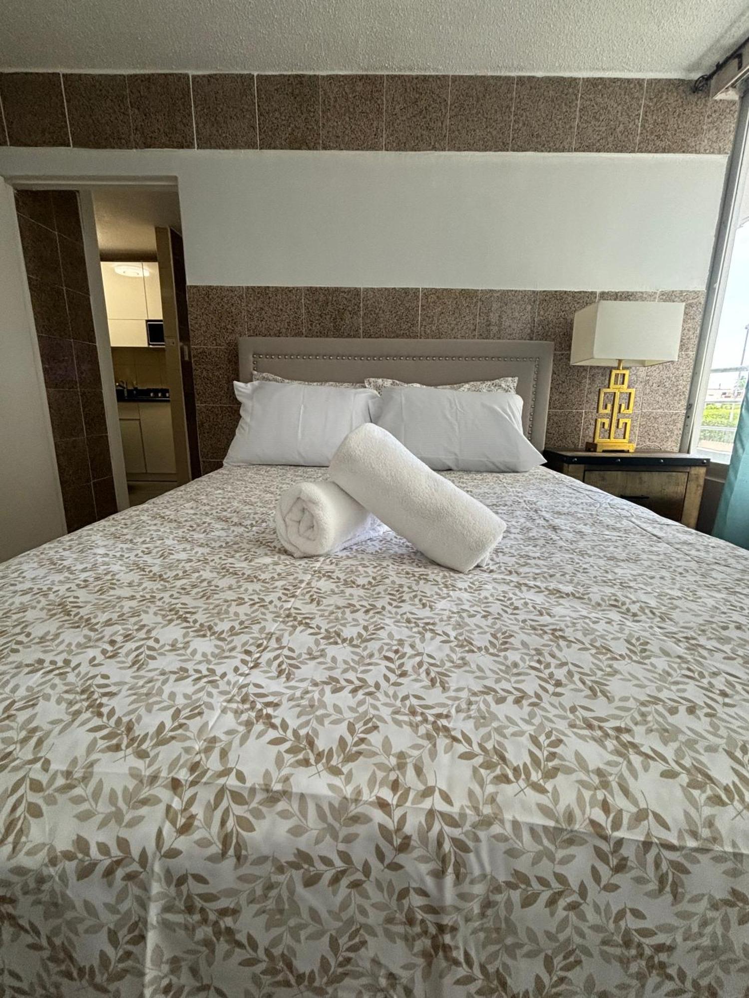 Isla Verde Modern Apartment With Pool San Juan Eksteriør bilde