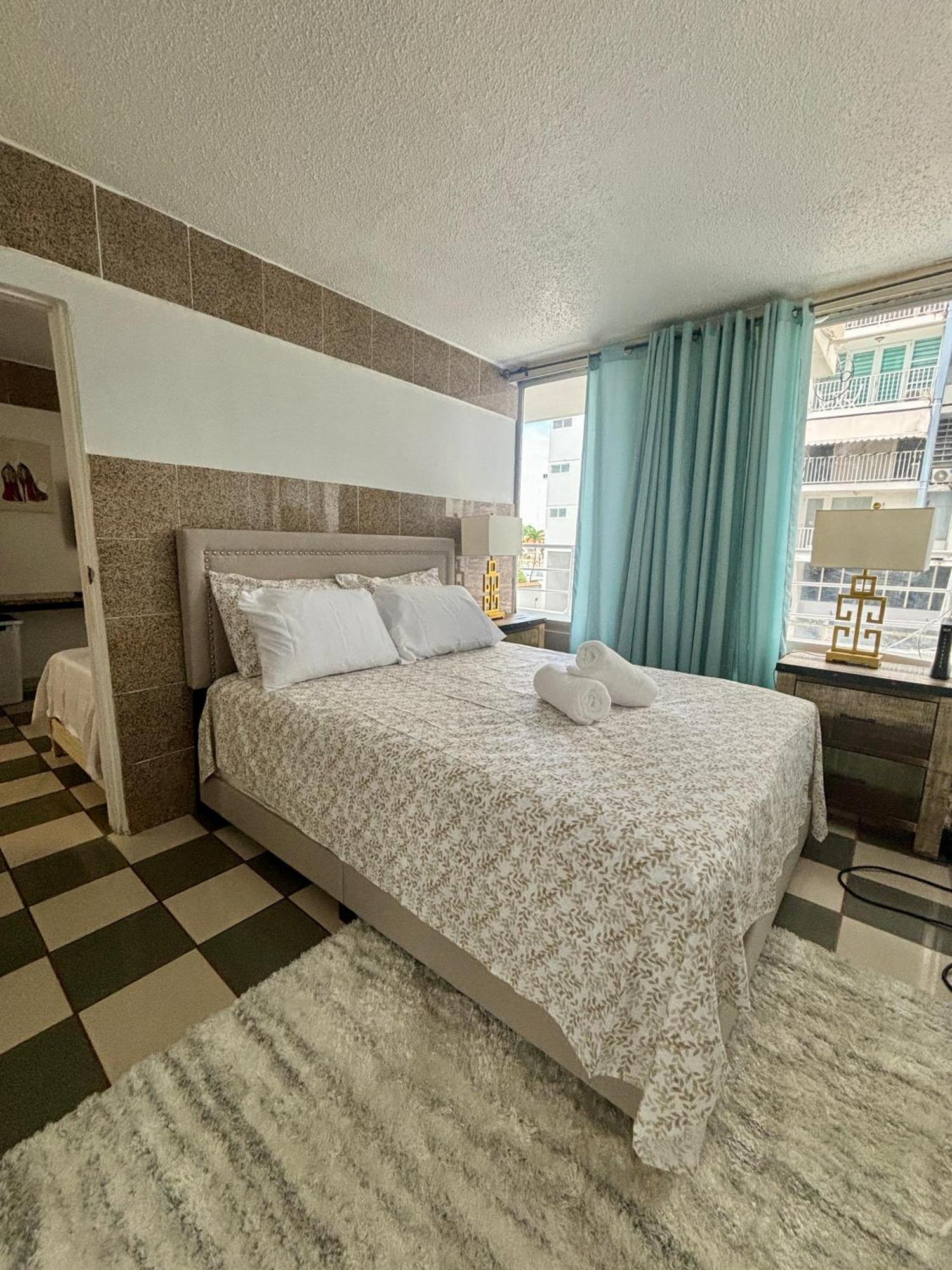 Isla Verde Modern Apartment With Pool San Juan Eksteriør bilde